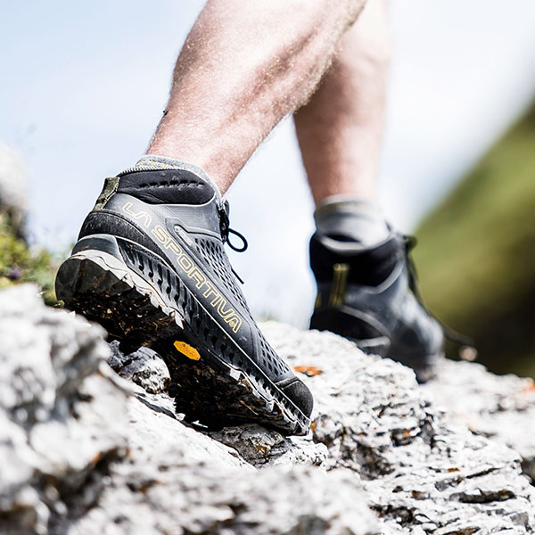 la-sportiva-lowa-scarpa-new-balance-schuhe-shoes-boots-trekking-hiking-trail