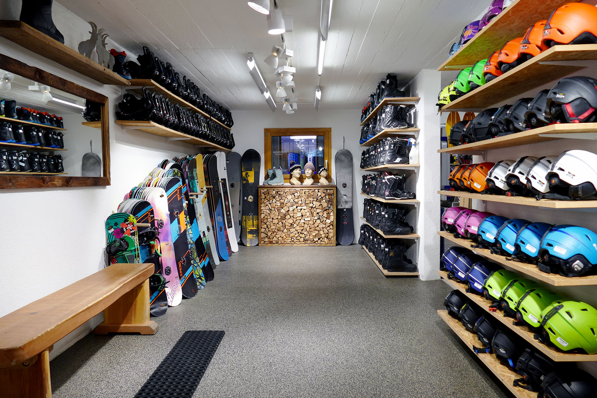 wannihorn-sport-snowboard-miete-rent-location-shop-geschäft-geschaeft-corner-burton